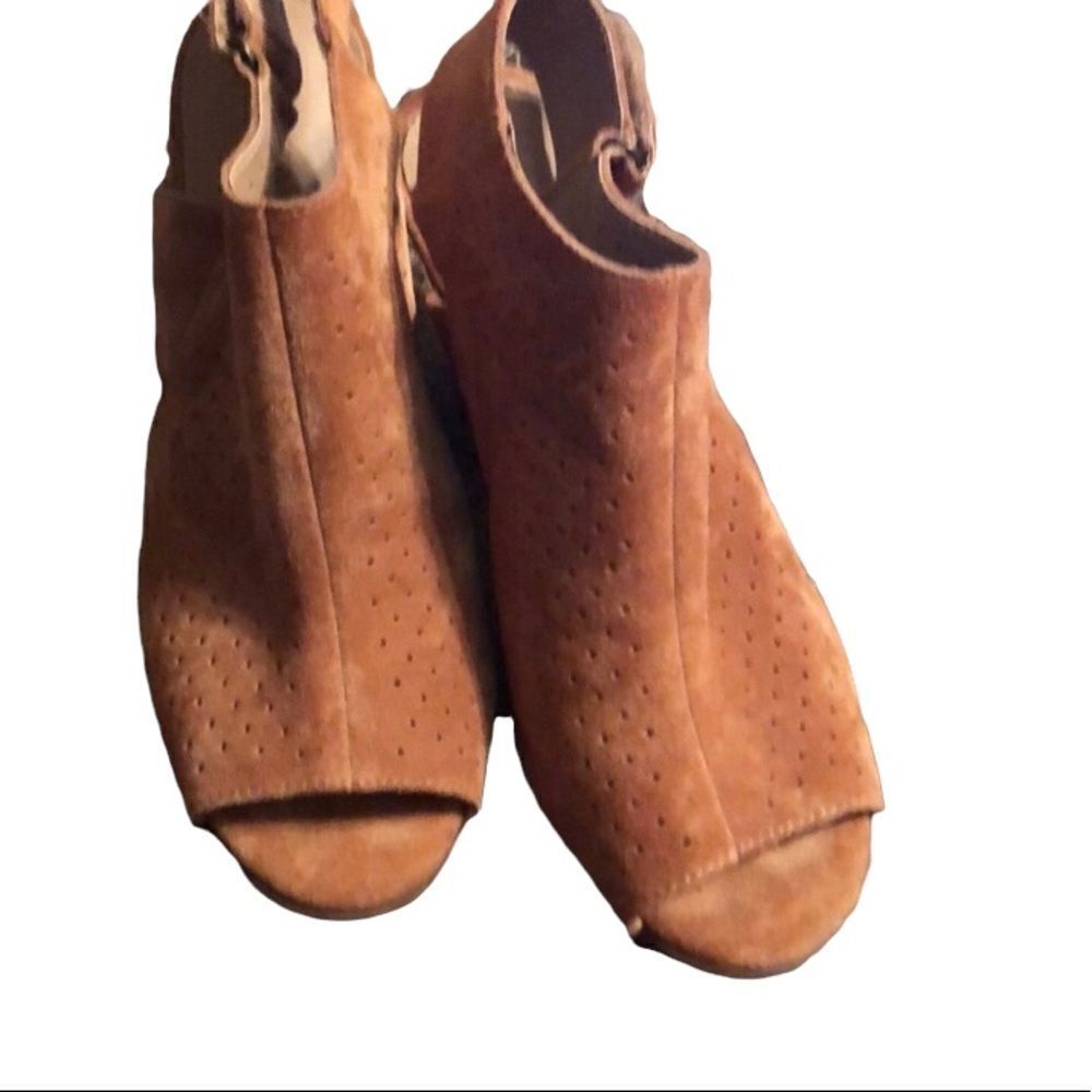 Franco Fortini size 9 suede wedges like new